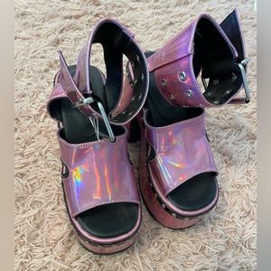 DEMONIA - Y2K BELT PLATFORM SANDALS - HOLO PINK